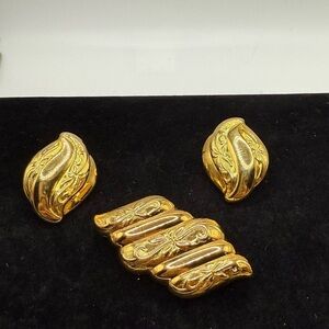 Vintage Avon 1987 Renaissance Beauty Set Clip-Ons & Brooch